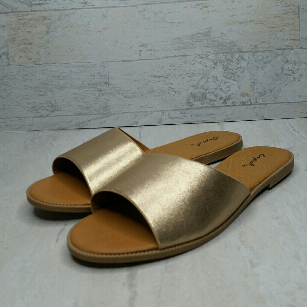 SALE!!!  Sandal Gold Metallic Slide Flat Open-Toe Sandal NEW - Picture 5 of 8